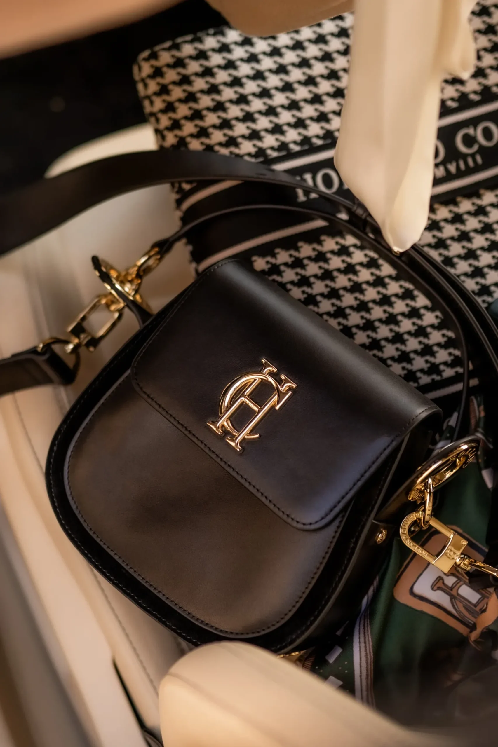 Holland Cooper Chelsea Saddle Bag Soft Black Outlet